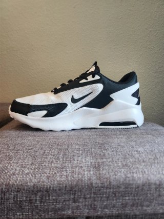 Zapatillas Nike Air Max Bolt Blancas y Negras