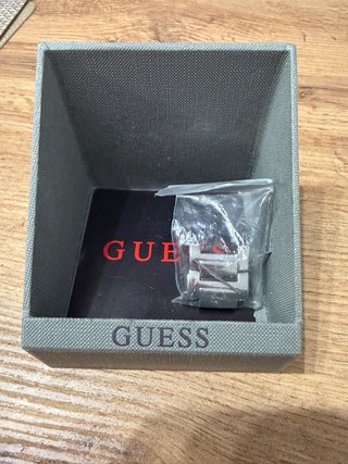 Reloj Guess Frontier plata