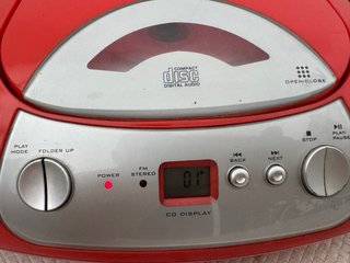 Radio CD MP3 Portátil Ansonic Roja