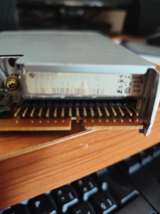 Unidad de disquete externa de 3.5 pulgadas.