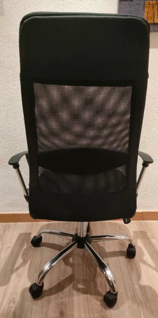 Sillón de oficina ergonómico negro