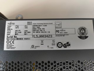 Fujitsu Esprimo E3521 E-Star5 PC + Altavoces