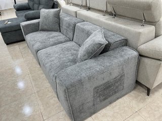 SOFA GRIS DE TRES PLAZAS PERFECTO!