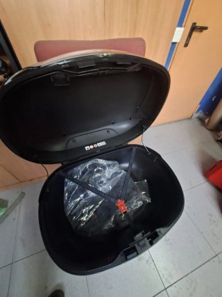Maleta SHAD SH46 Negra Nueva con respaldo sin llav