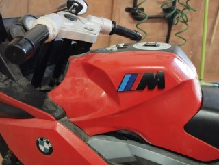 Moto bateria BMW K1300S Roja