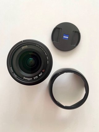 Objetivo Zeiss Batis 25mm f/2 E + Filtro UV B+W