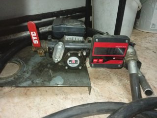 Bomba de combustible Piusi con medidor digital