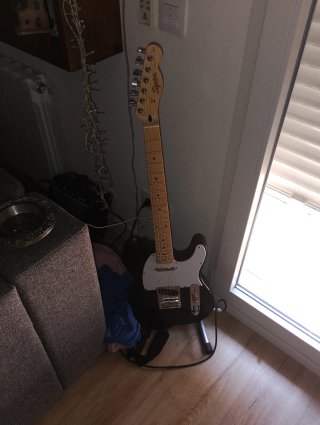 Guitarra Squier Telecaster + Amplificador Fender