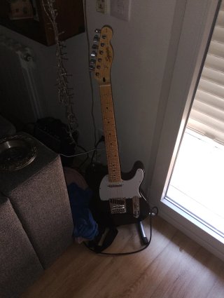 Guitarra Squier Telecaster + Amplificador Fender