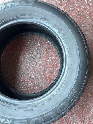 1 Neumático Kumho 215/65R16 Solus KH14