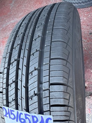 1 Neumático Kumho 215/65R16 Solus KH14