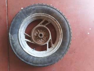 Rueda Trasera Suzuki Lido 3.50-10 Michelin
