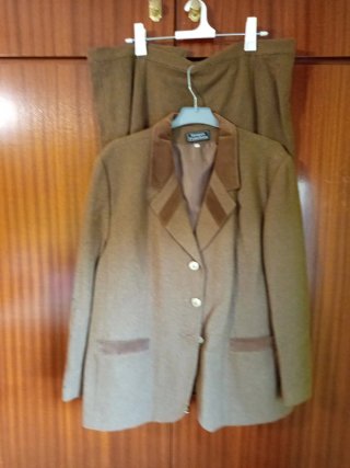 Varios trajes