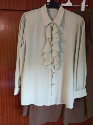 Varios trajes