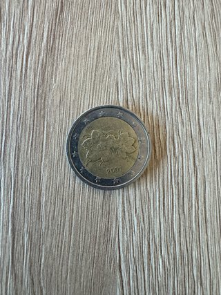 Moneda 2€ con flores y año 2001