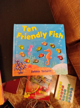 Lote libros infantiles catalán, castellano, inglés
