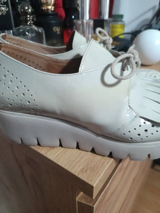 Zapatos Wonders blancos