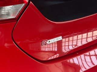 Volvo V40 2.0 D3 R-Design Momentum Auto