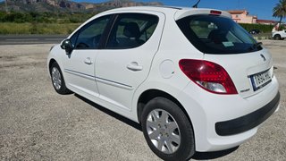 Peugeot 207 2011