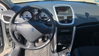 Peugeot 207 2011