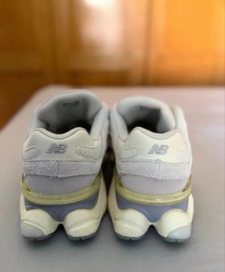 Zapatillas New Balance 9060 Talla 42 Gris/Blanco