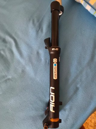 Horquilla SUNTOUR AION EVO 27,5" Boost 35 160mm