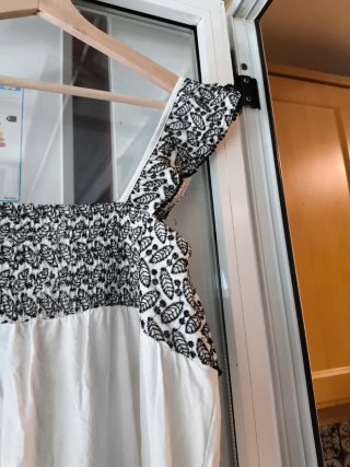 Vestido blanco y negro estampado