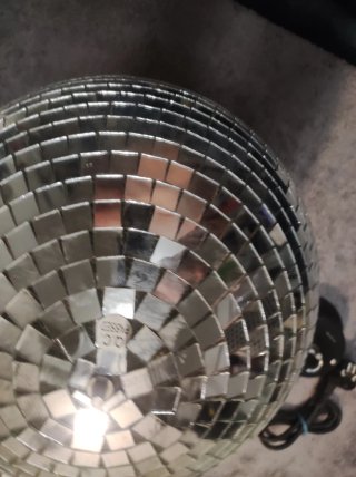 Bola de espejo 30 cm de diámetro y 220V .