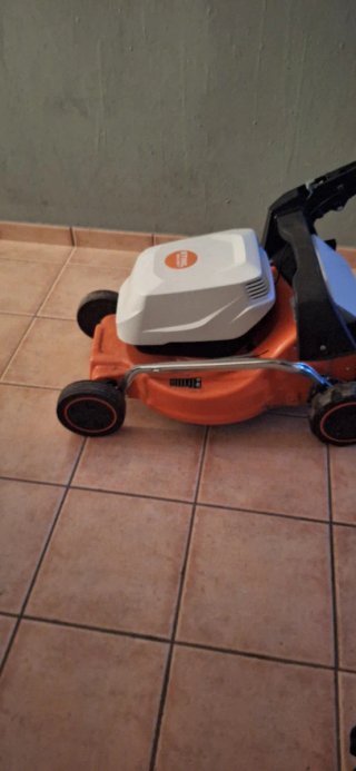 Cortacésped a batería STIHL RMA 24BT