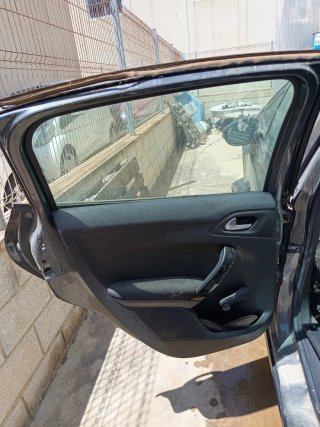 Peugeot 208 2012