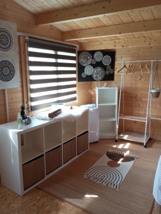 Alquiler habitación con baño en cabaña de madera.