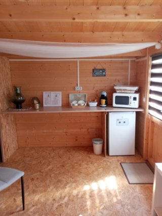 Alquiler habitación con baño en cabaña de madera.