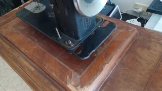 Máquina de coser Alfa antigua para reparar