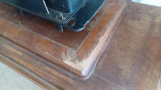 Máquina de coser Alfa antigua para reparar