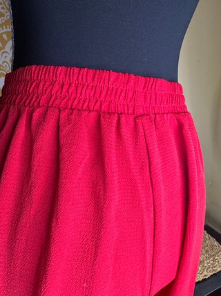 Pantalón rojo talla M