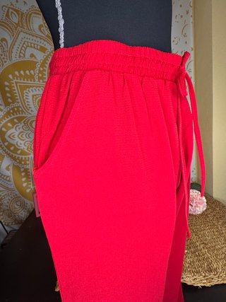 Pantalón rojo talla M