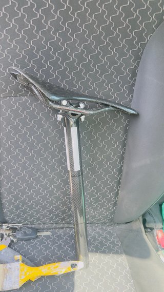 Sillín y tija carbono bicicleta