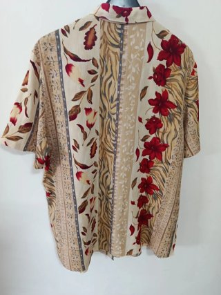 Camicia fantasia floreale beige e rossa taglia 46
