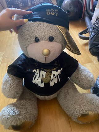 Peluche Oso Bad Boy con Gorra y Cadena