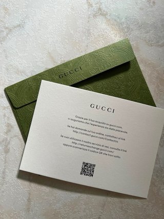 Sneakers Ace Gucci con ape ricamato