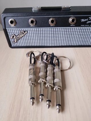 Soporte llaves amplificador Fender