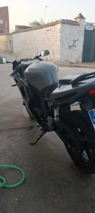 OFERTA!! Hyosung GT250R Sportbike Gris