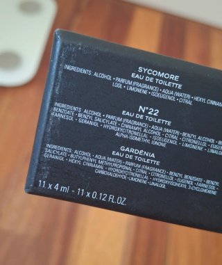 Caja miniaturas perfumes Chanel