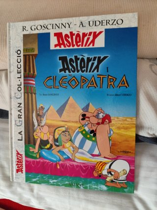 Tres llibres d'Astérix