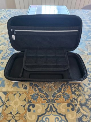 Nintendo Switch OLED Edición Zelda con funda