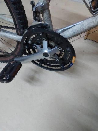 Bicicleta adult + 3 rodes recanvi