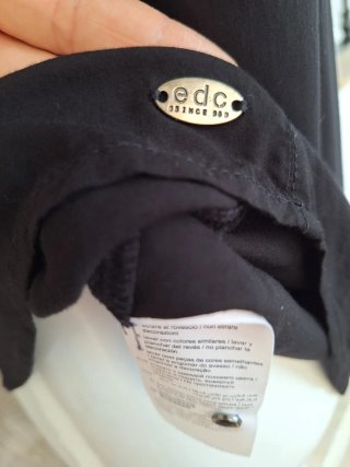Camisa negra manga corta