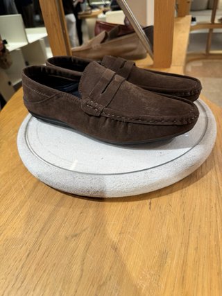 Mocasines de ante marrón para hombre