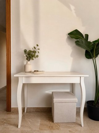 Tocador blanco con taburete beige