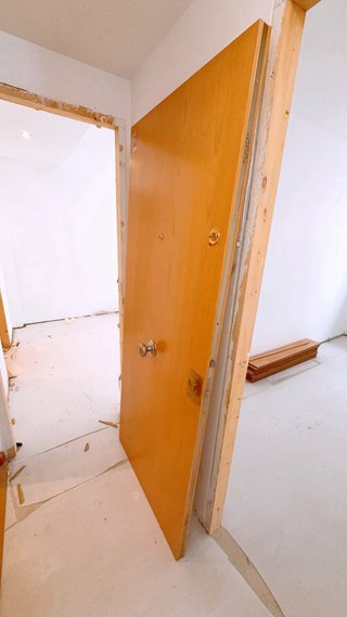 Puerta blindada madera clara 82 cm x 203 cm